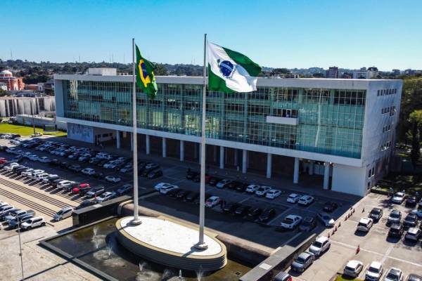 Estado do Paraná completa nesta quinta-feira 171 anos de emancipação política - Na foto, Palácio Iguaçu, que completa 70 anos em 19 de dezembro de 2024, é a sede oficial do governo estaduall - Foto: AEN